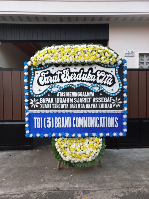 Papan Bunga Duka di Balekambang